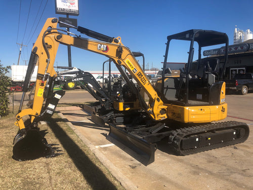 Mini Excavator 8000 lb. with Hydraulic Thumb